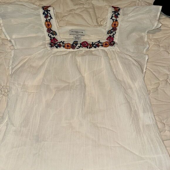 Liz Claiborne Tops - Embroidered blouse 